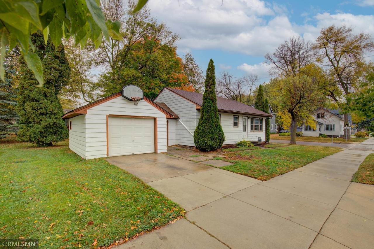412 Elm Avenue - Photo 1