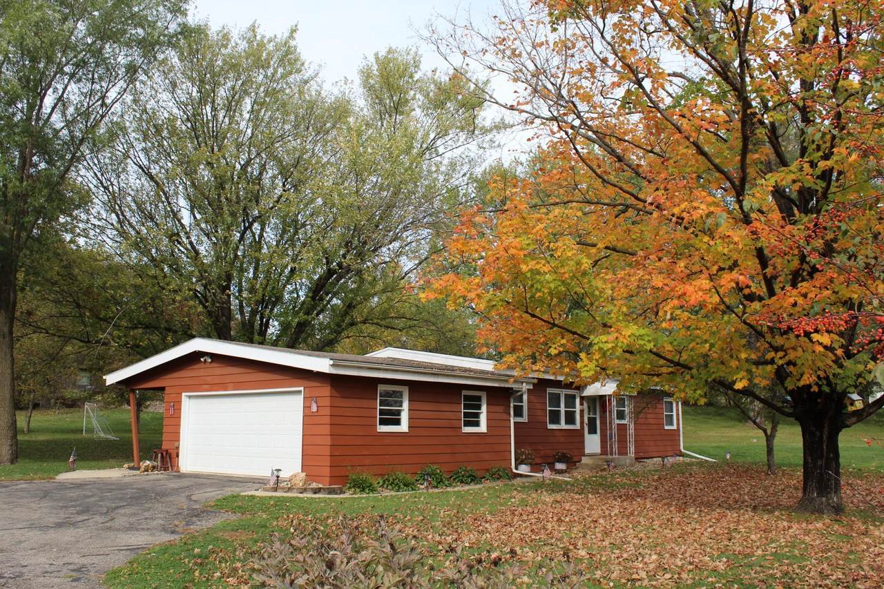749 Forest Hills Drive - Photo 1