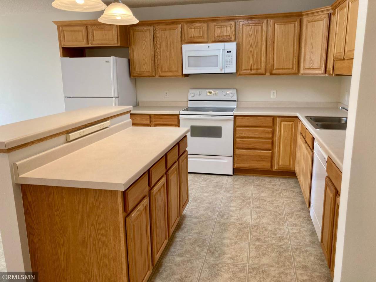 15631 Linnet Street - Photo 1