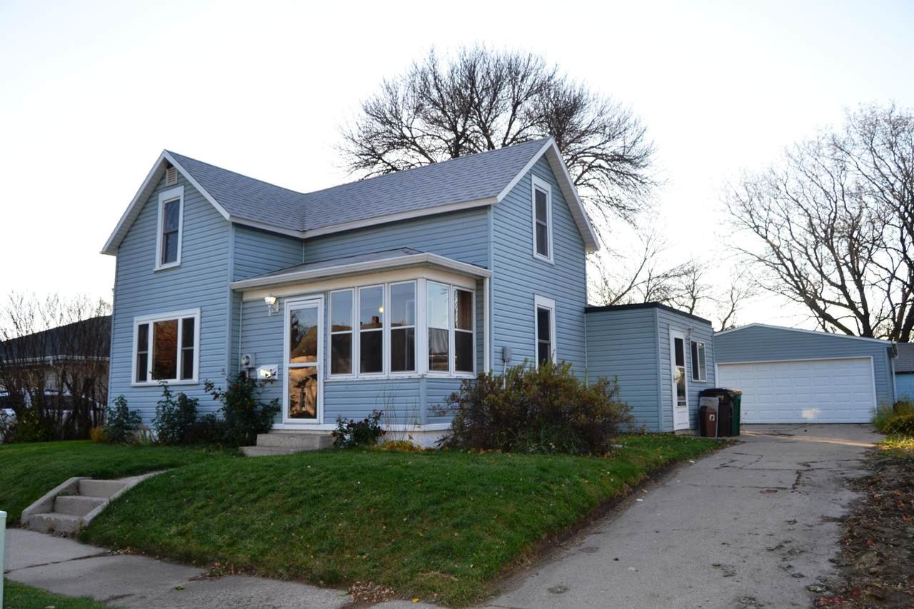 828 Miller Avenue - Photo 1