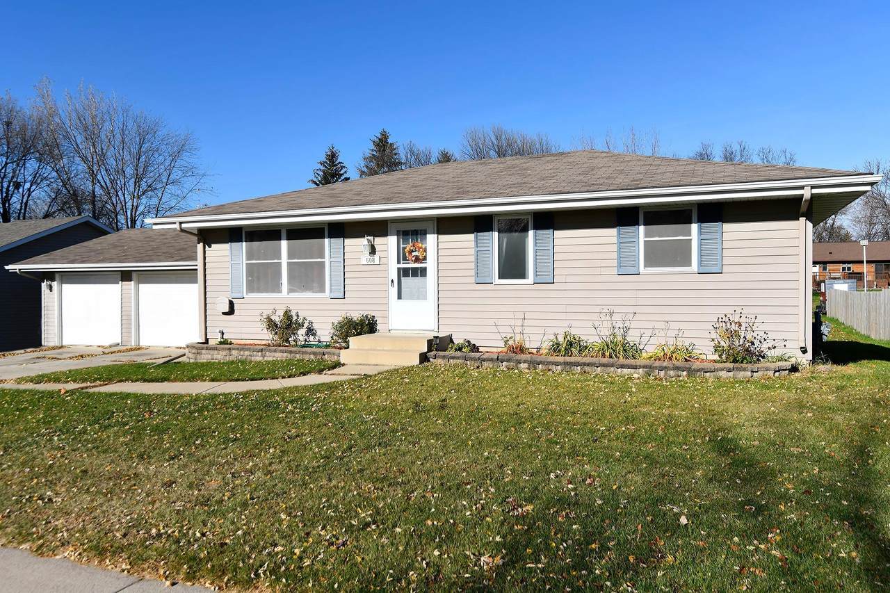 608 Grove Street - Photo 1