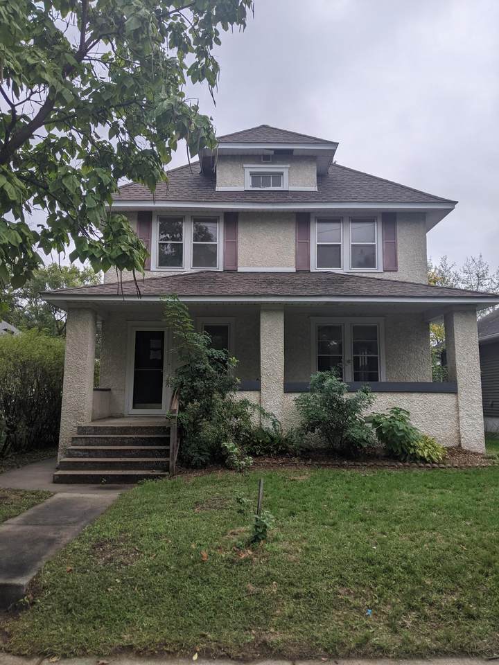 916 11th Avenue - Photo 1