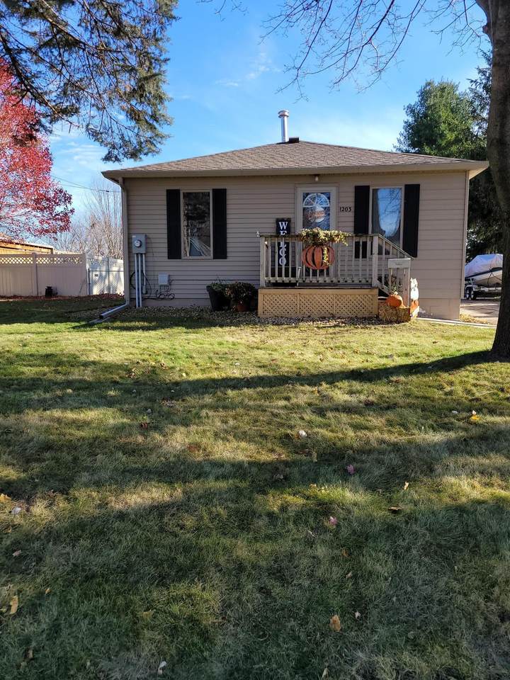1203 4th Street - Photo 1