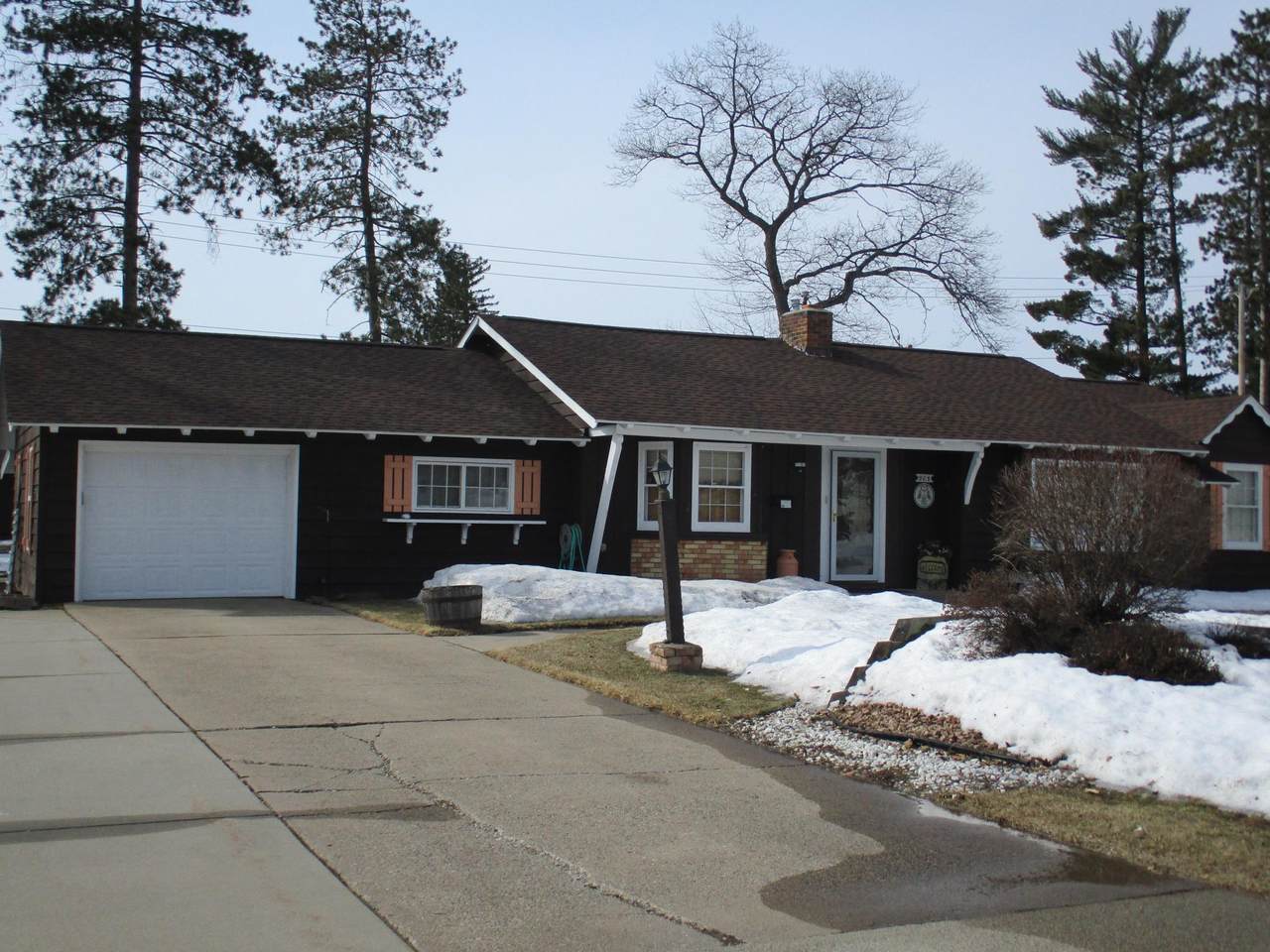 905 6th Avenue - Photo 1
