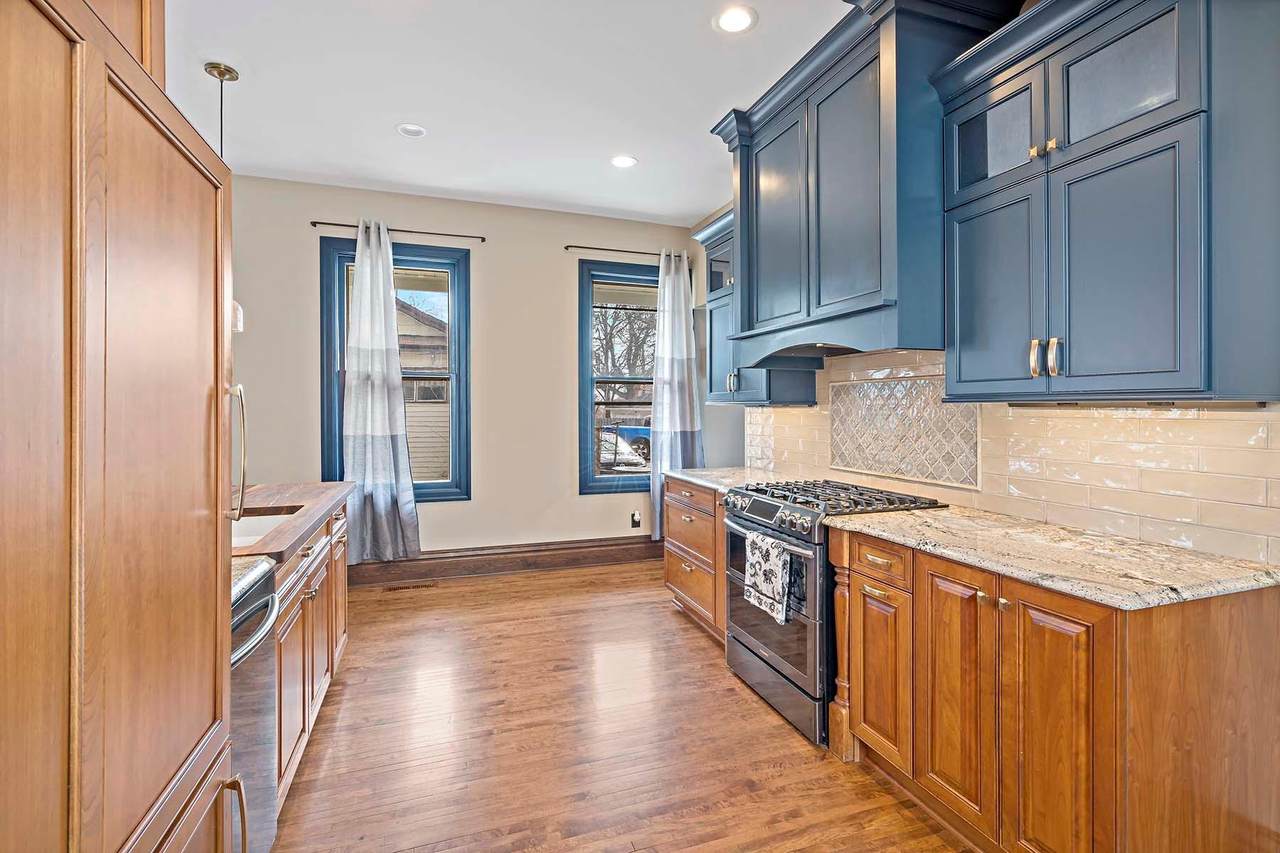 1099 Bradley Street - Photo 1