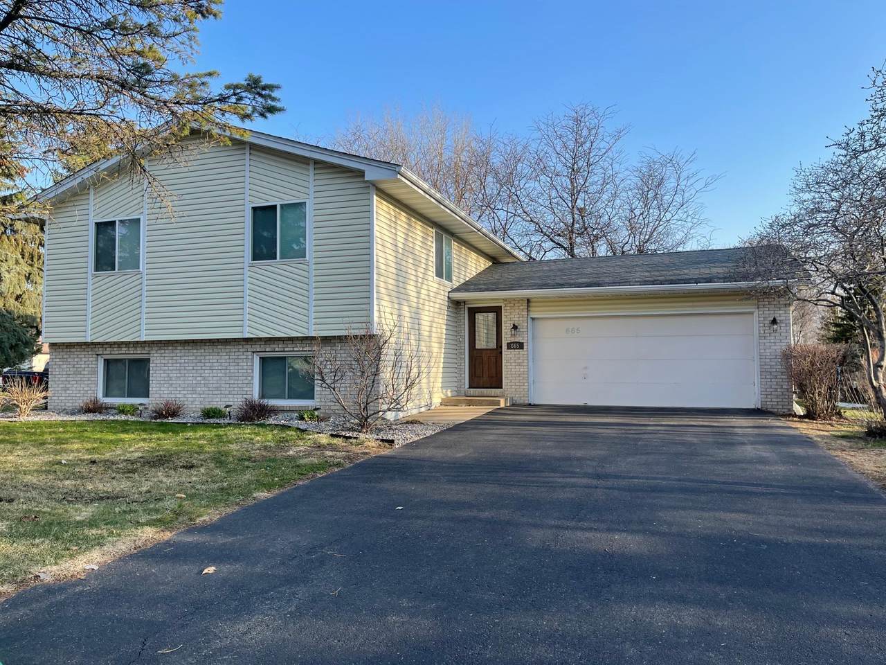 665 Allen Ave - Photo 1