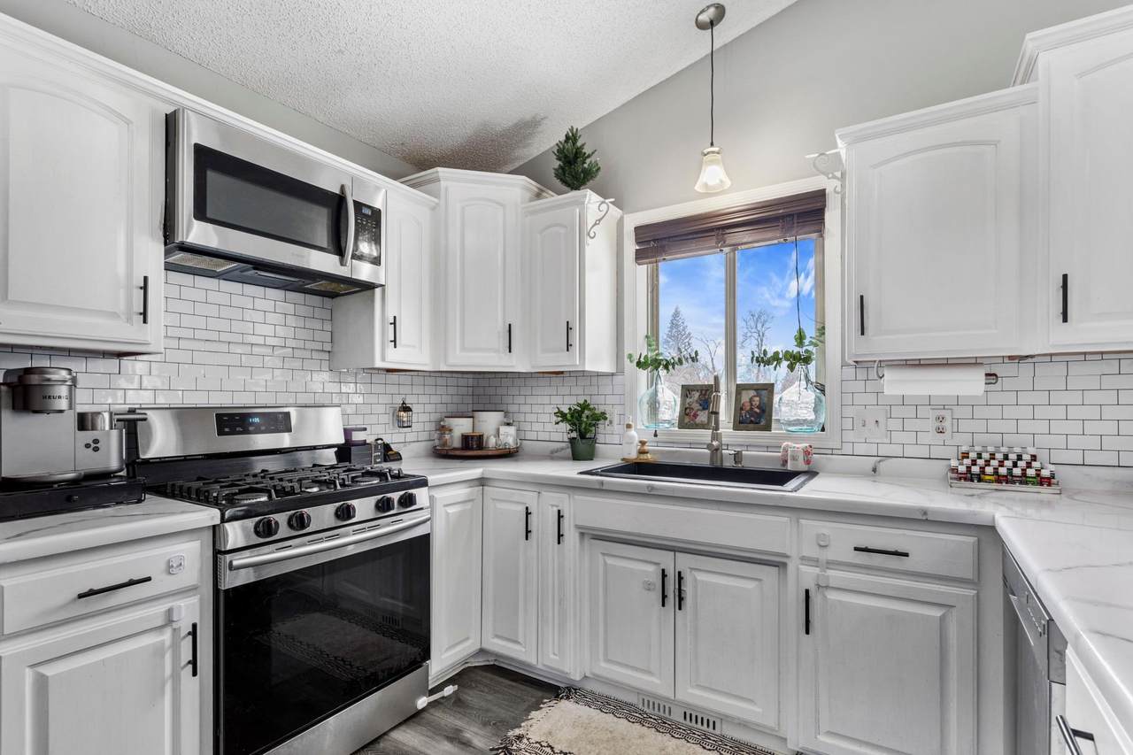 604 Broadway Avenue - Photo 1