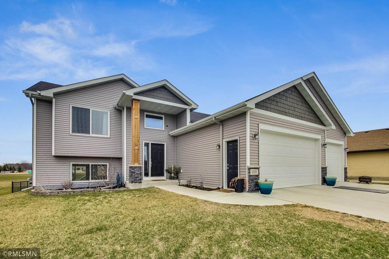 211 Kennedy Avenue - Photo 1
