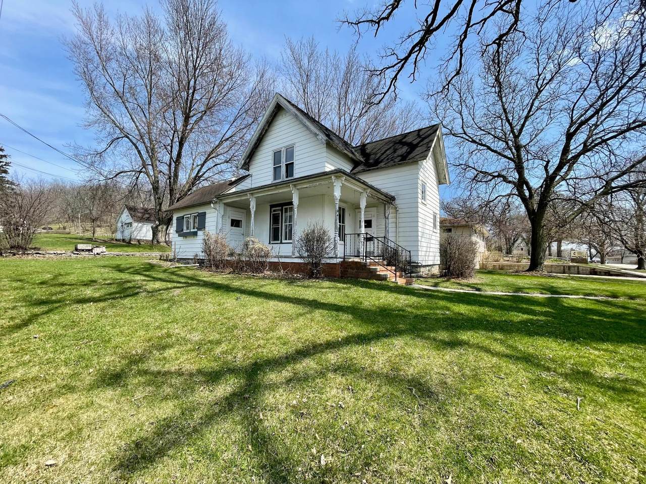104 Winona Street - Photo 1