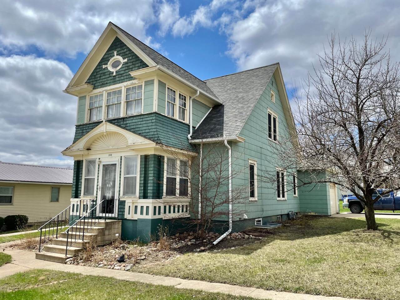 122 O'connell Avenue - Photo 1