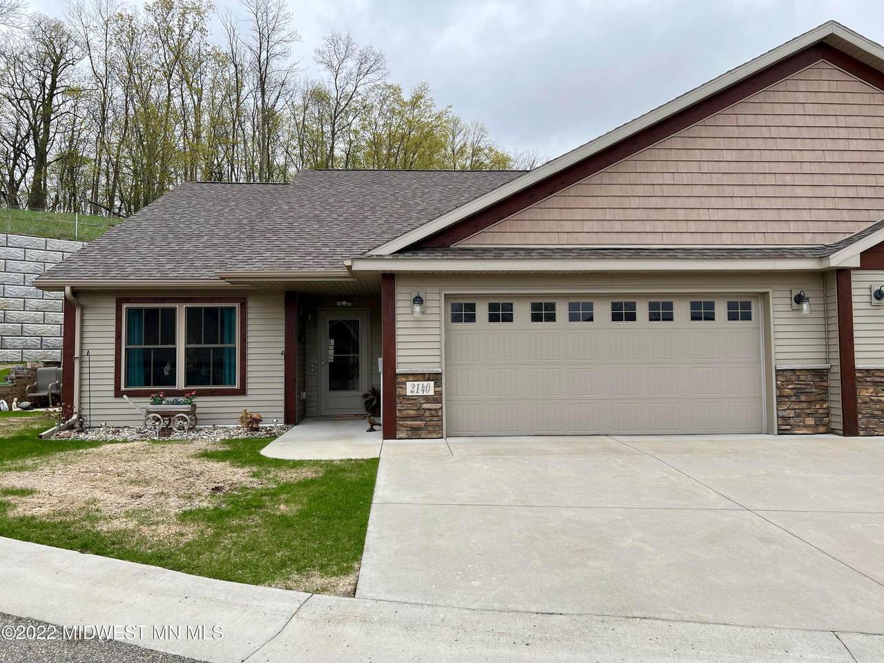 2140 Shady Lane - Photo 1
