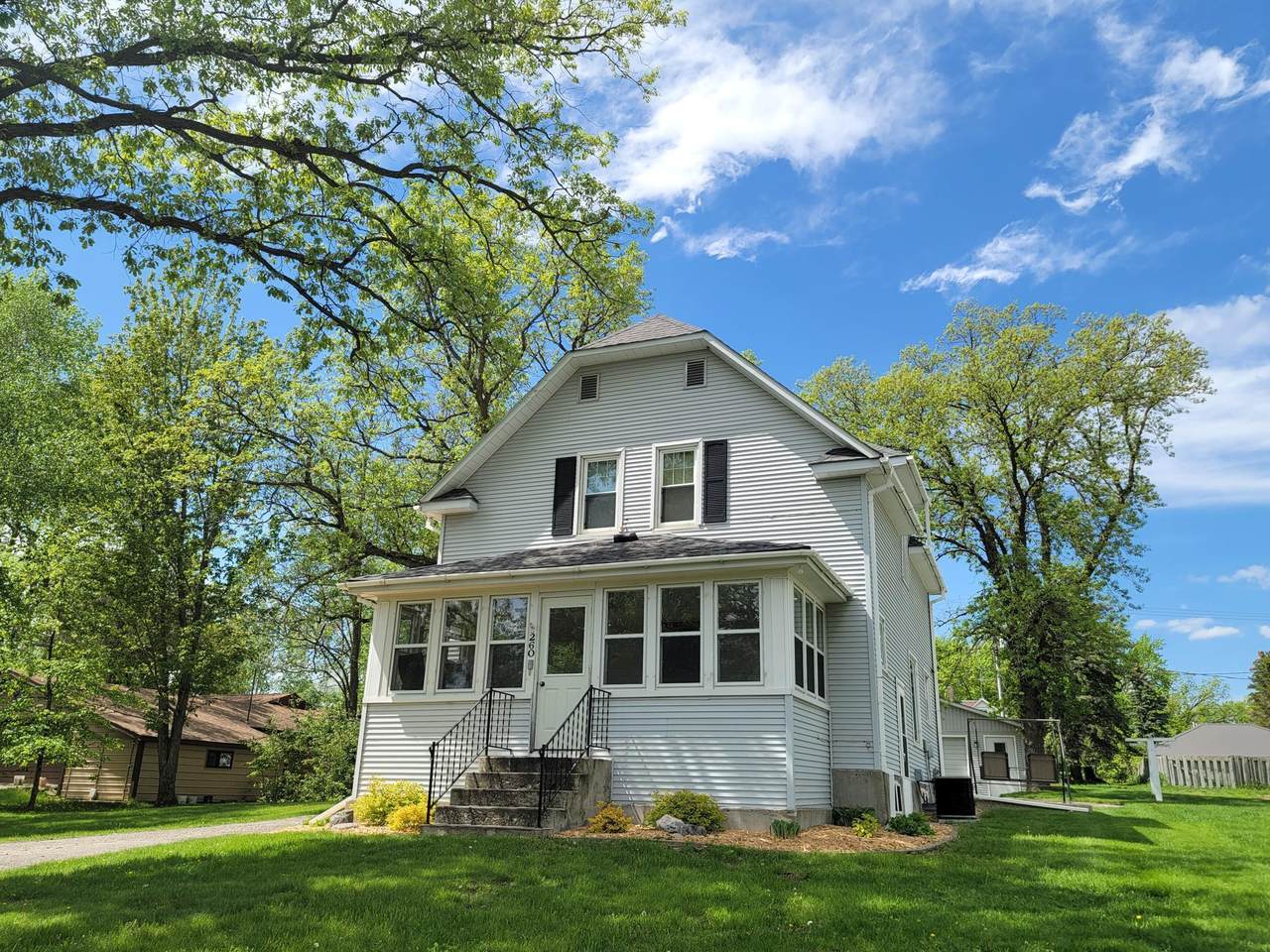 260 Linden Street - Photo 1