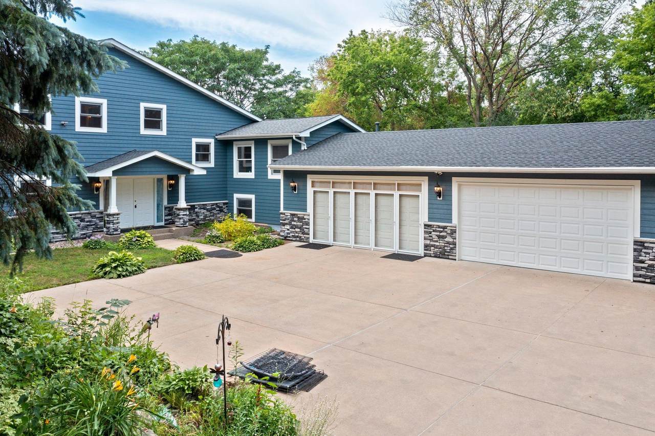 15366 Sunrise Circle - Photo 1