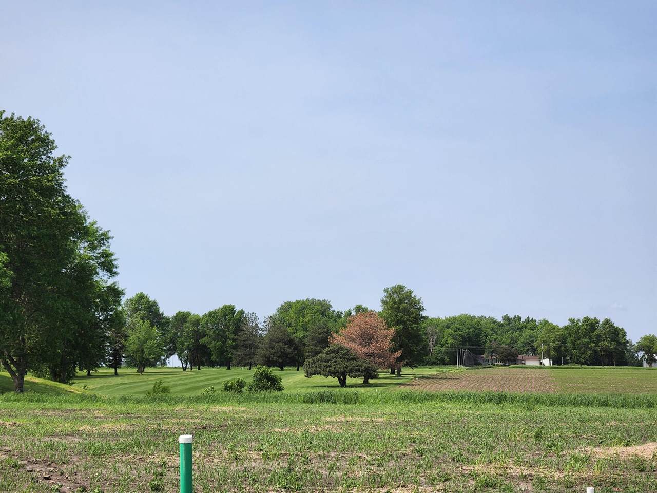 902 Colonial Avenue - Photo 1