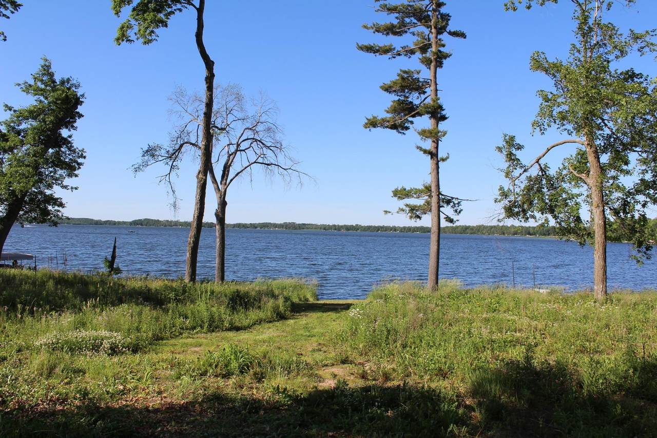 680 Round Lake Lane - Photo 1