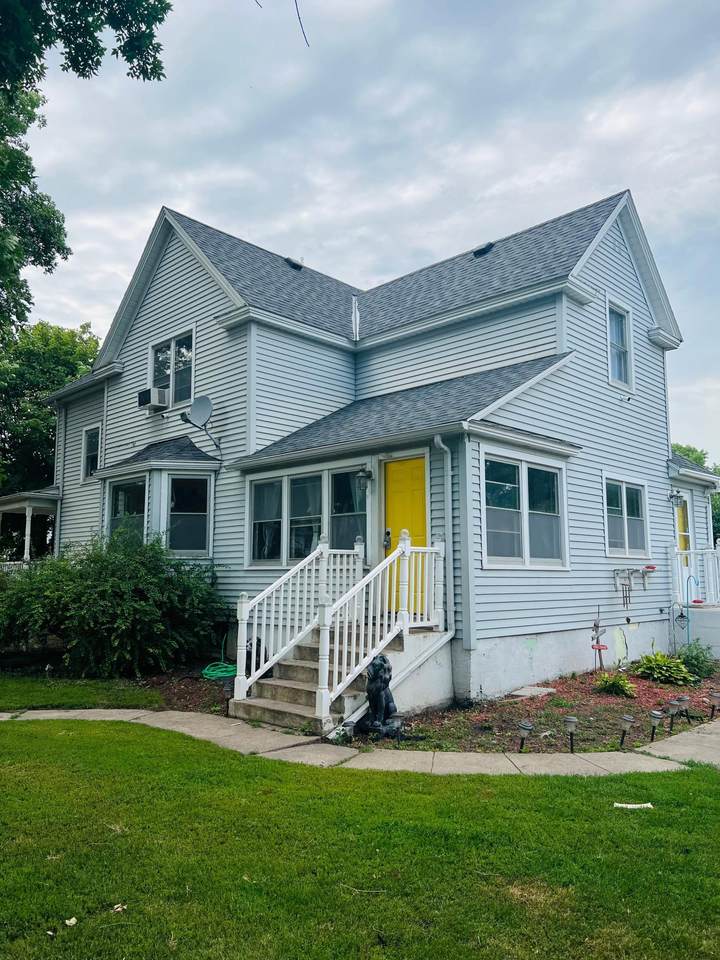 301 9th Street - Photo 1