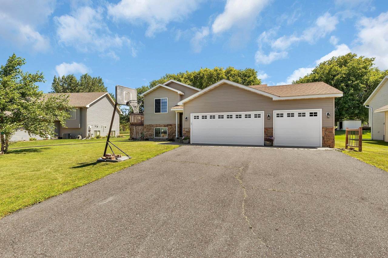 1024 Brook Court - Photo 1
