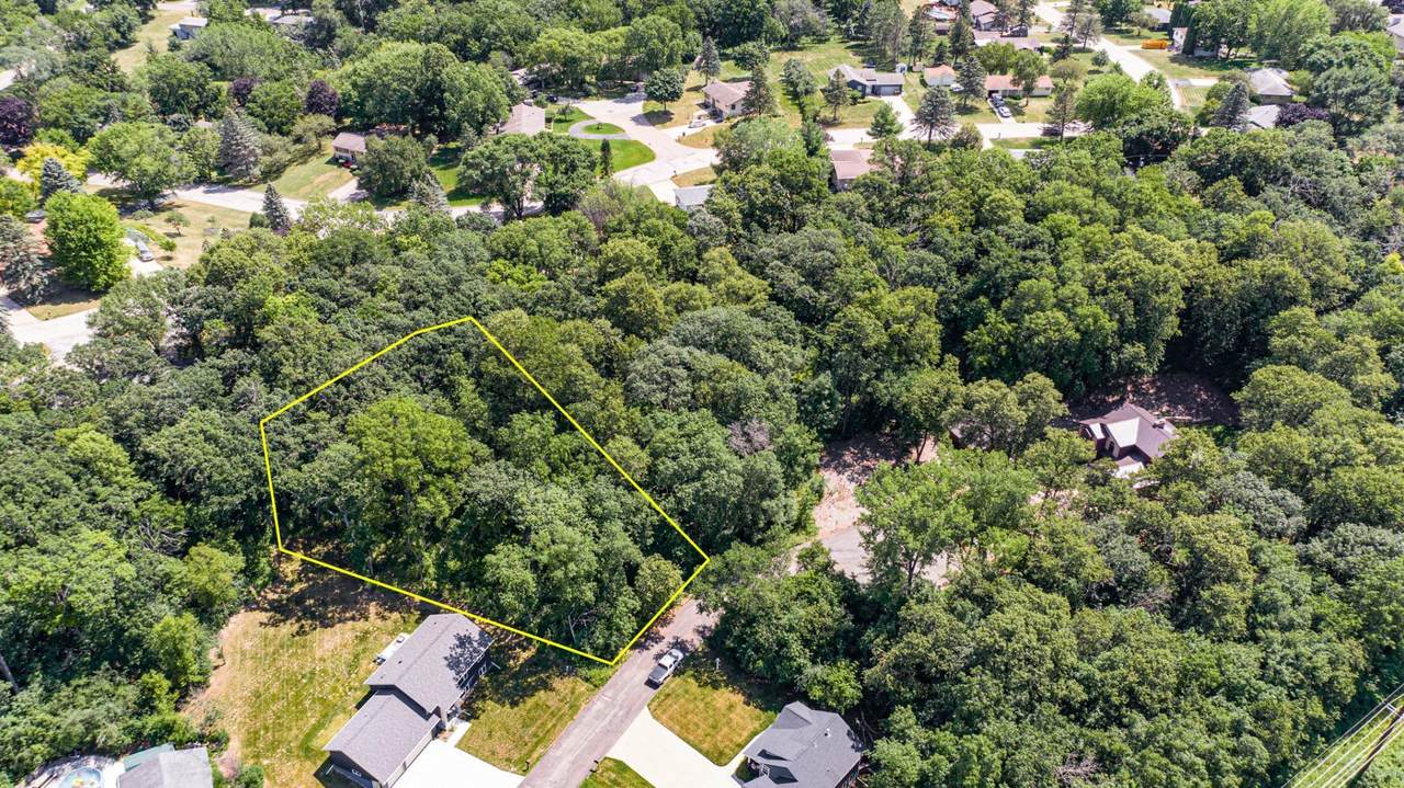 2104 Edgewood Court - Photo 1