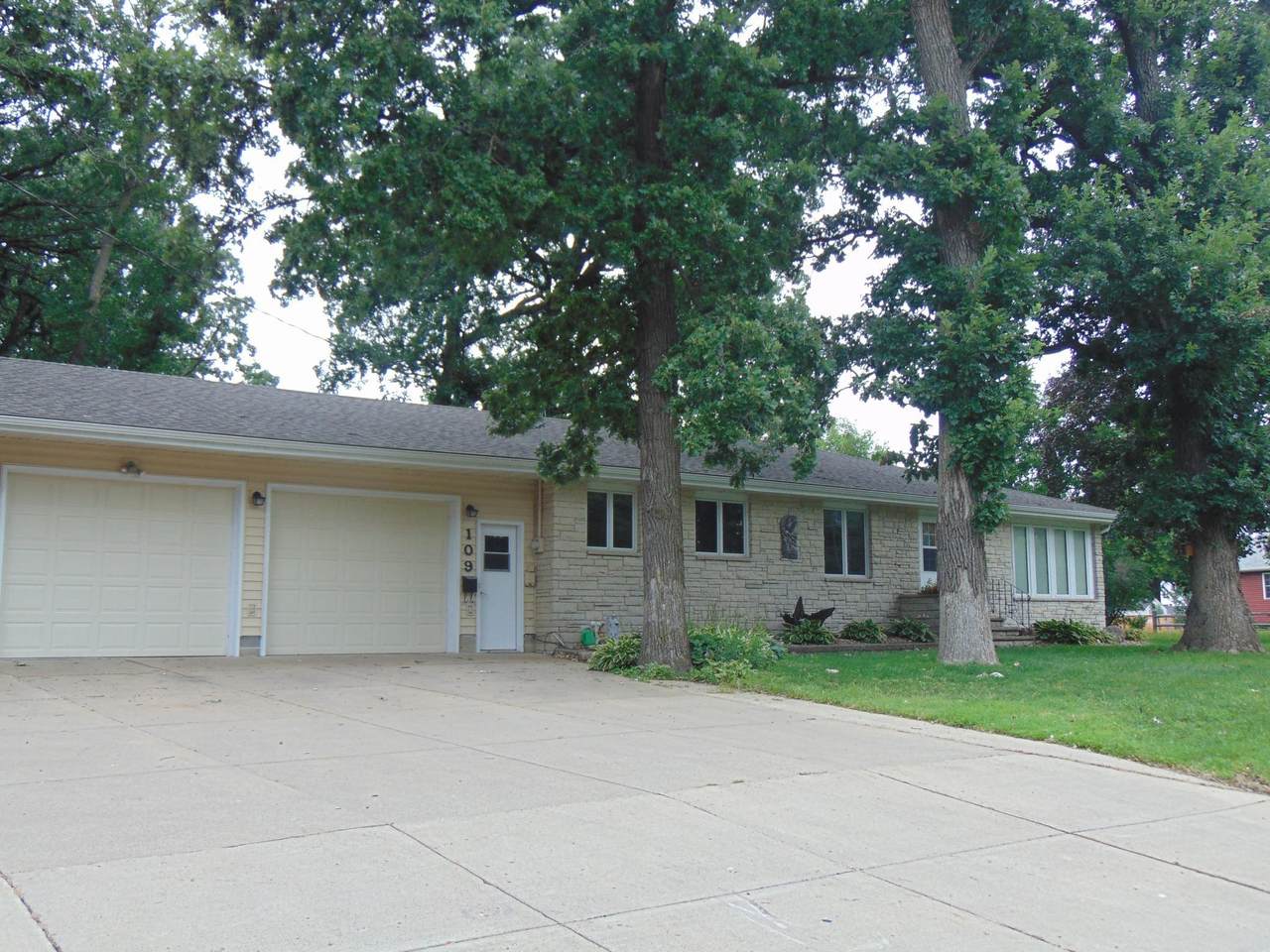 109 Lake Street - Photo 1