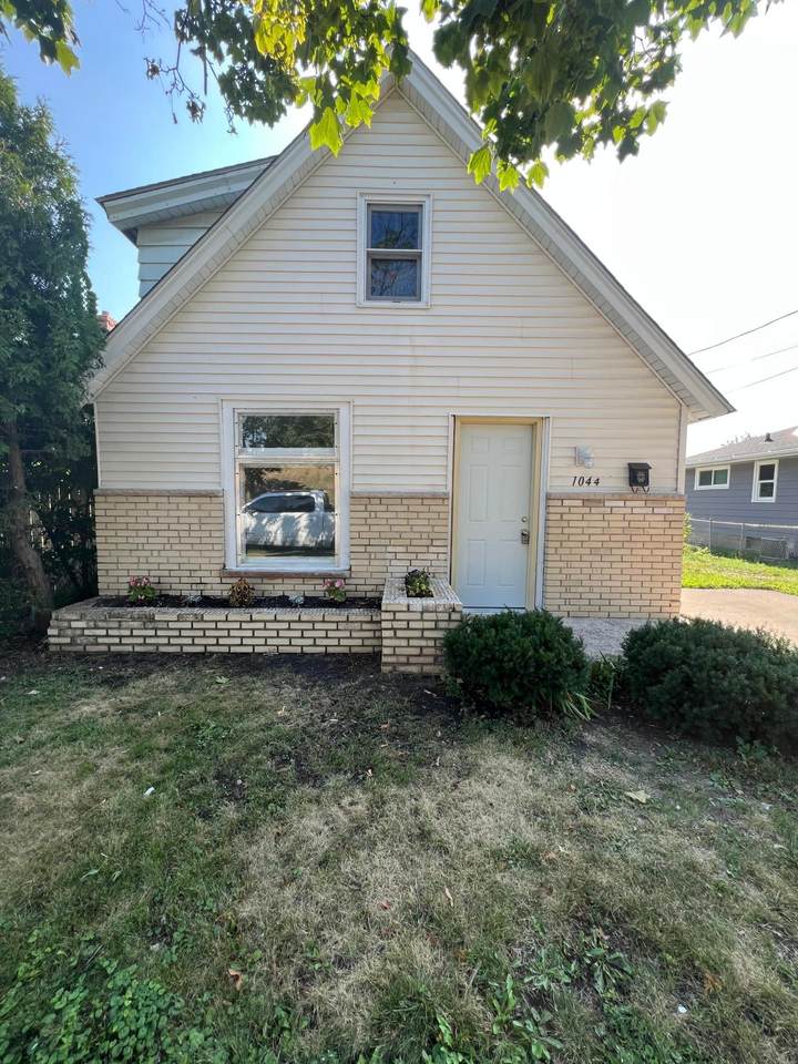 1044 Jackson Street - Photo 1