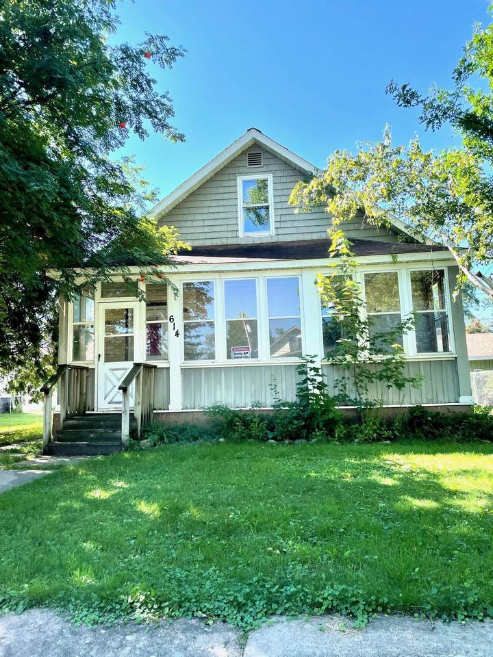 614 11th Street - Photo 1