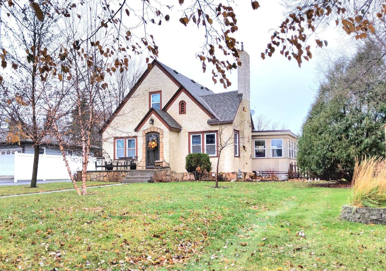 928 Main Street - Photo 1