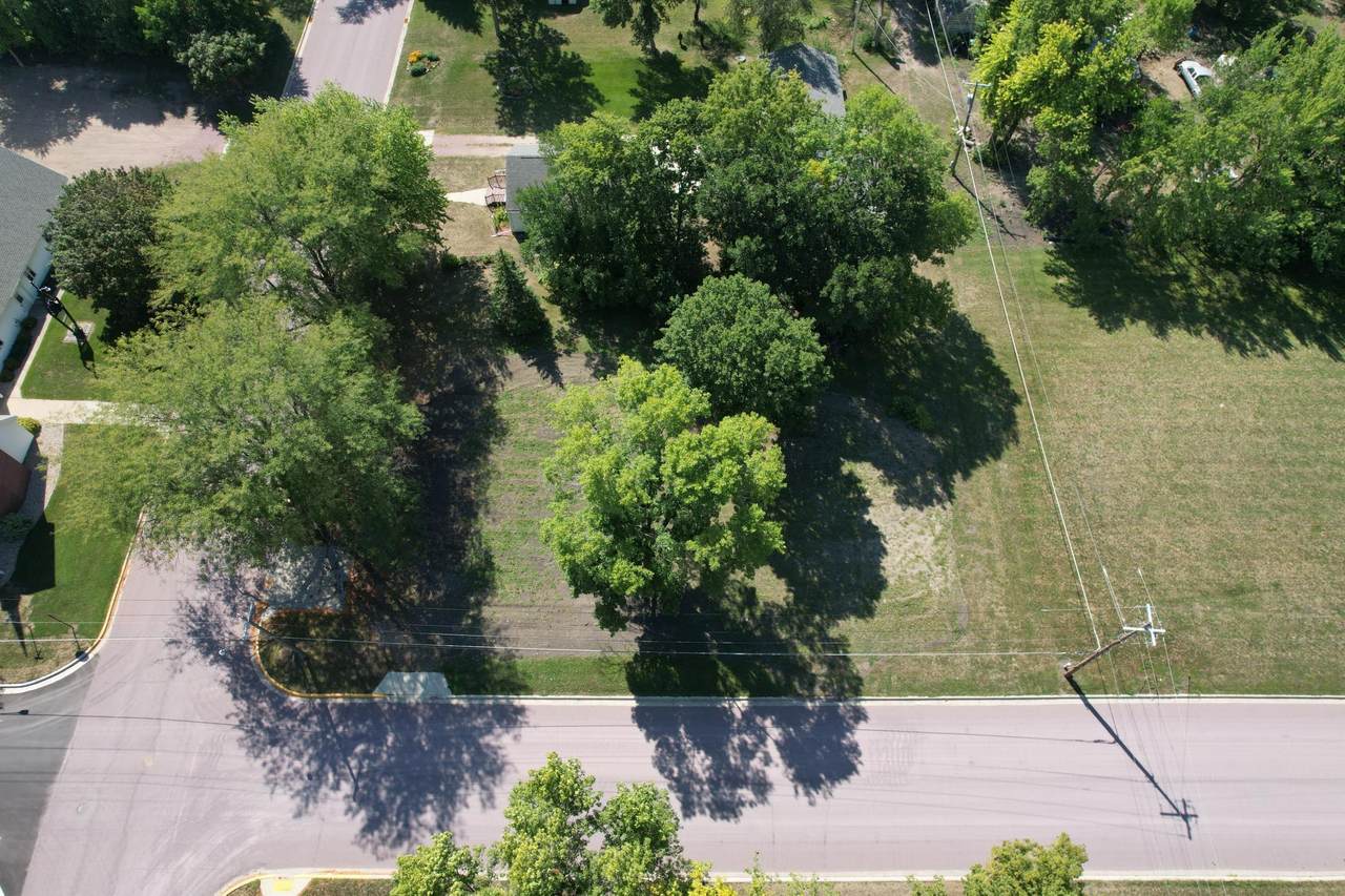 211 Prairie Street - Photo 1