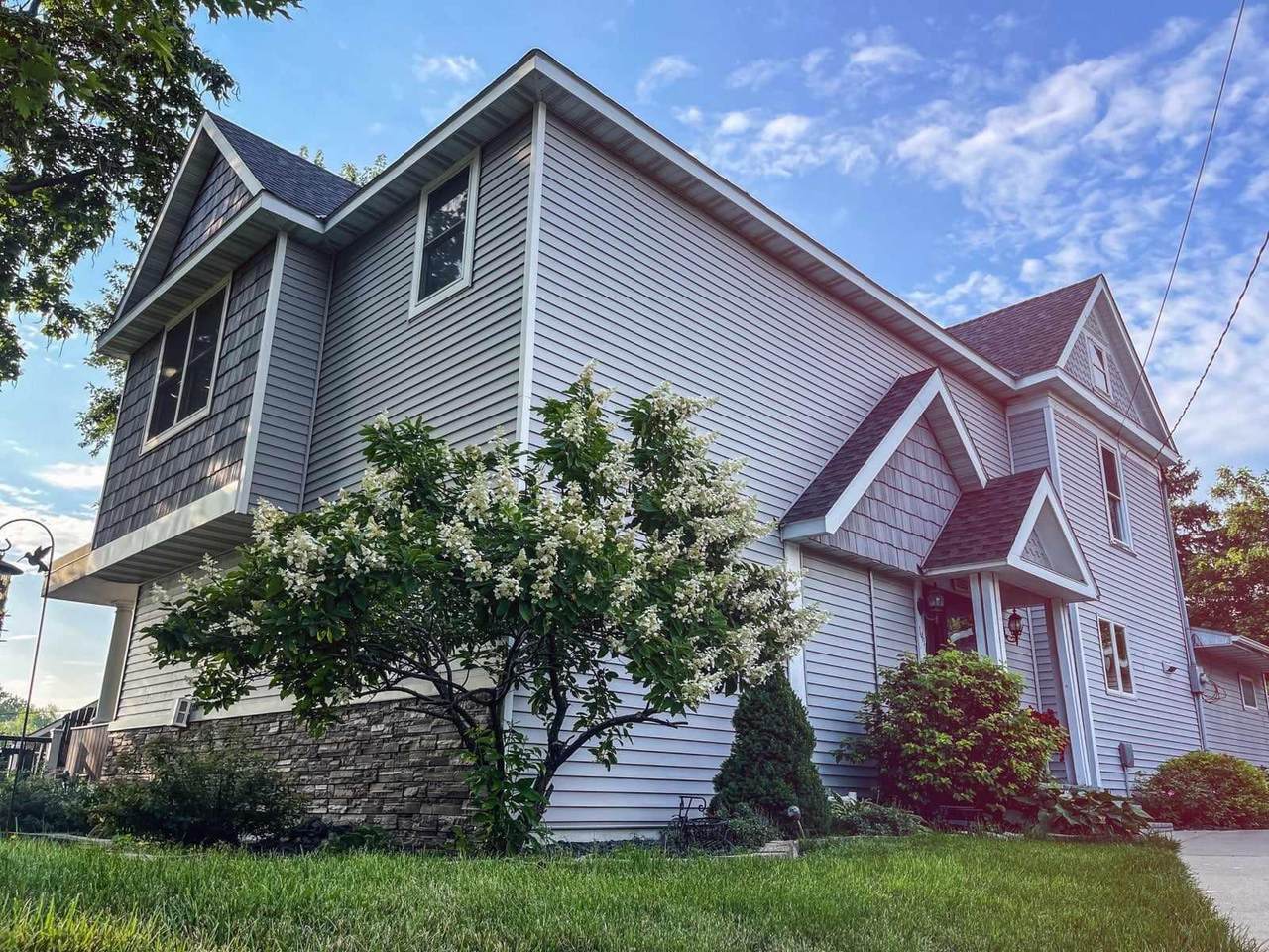 1411 Sunset Street - Photo 1