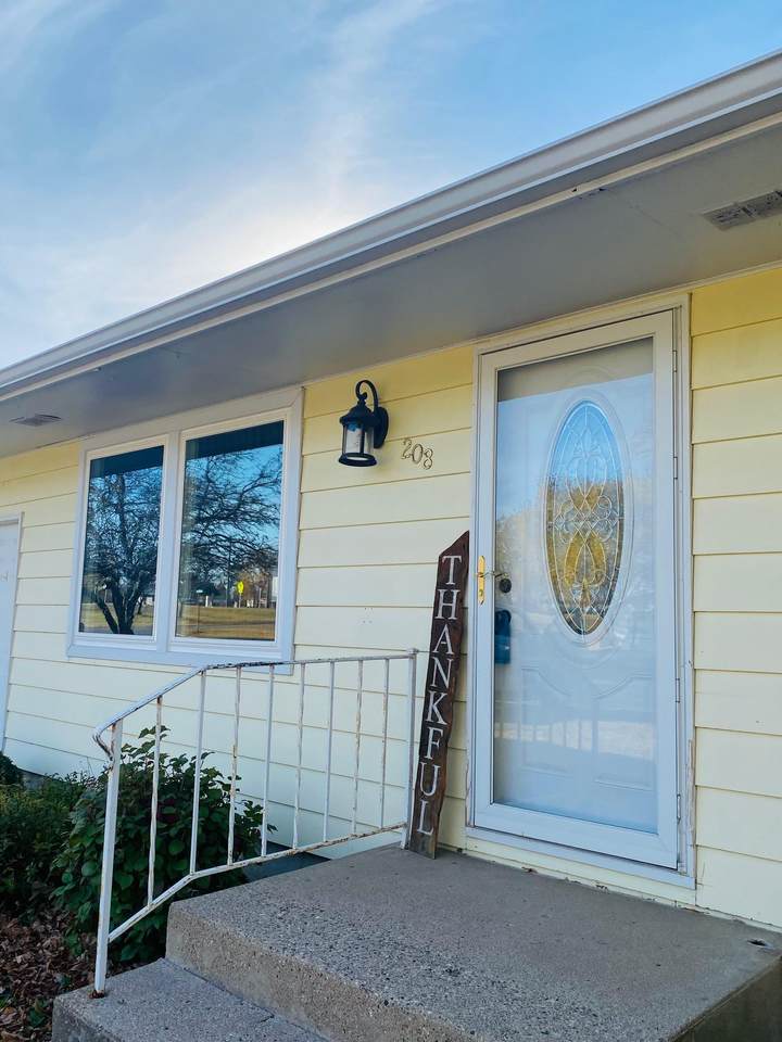 208 Broadway Avenue - Photo 1