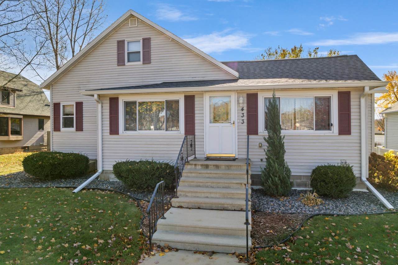 433 Main Street - Photo 1