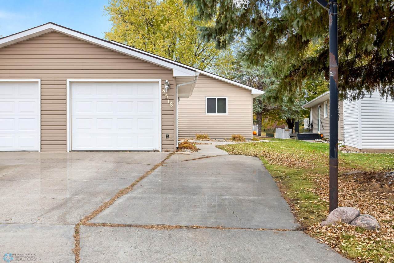 2518 Country Club Parkway - Photo 1