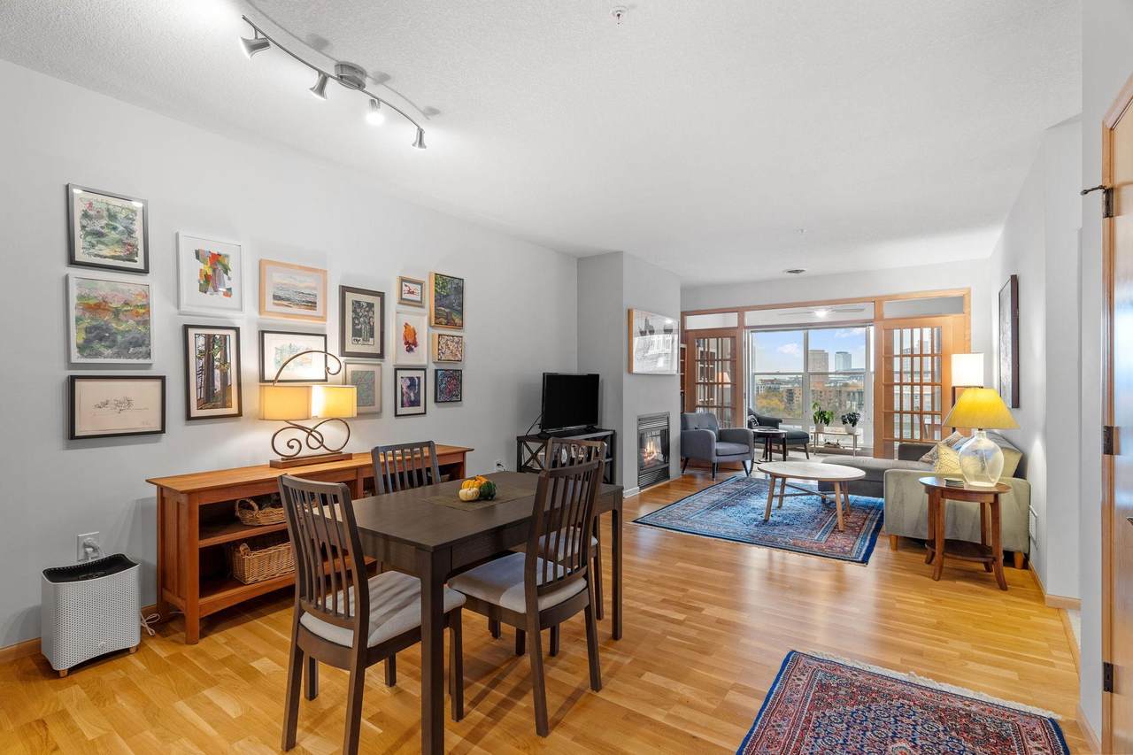 301 Oak Grove Street - Photo 1