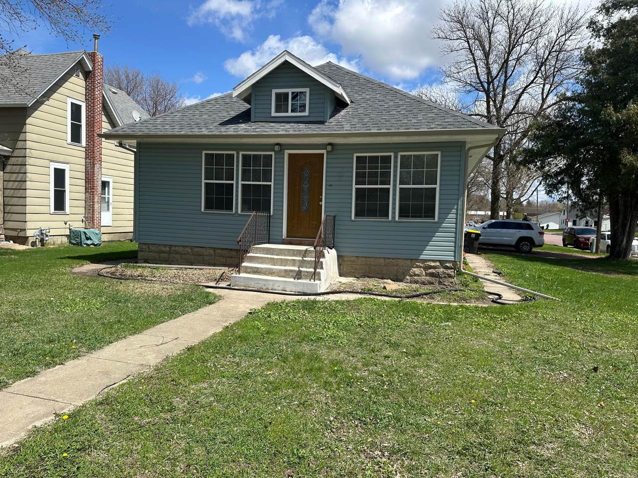 709 4th Avenue - Photo 1