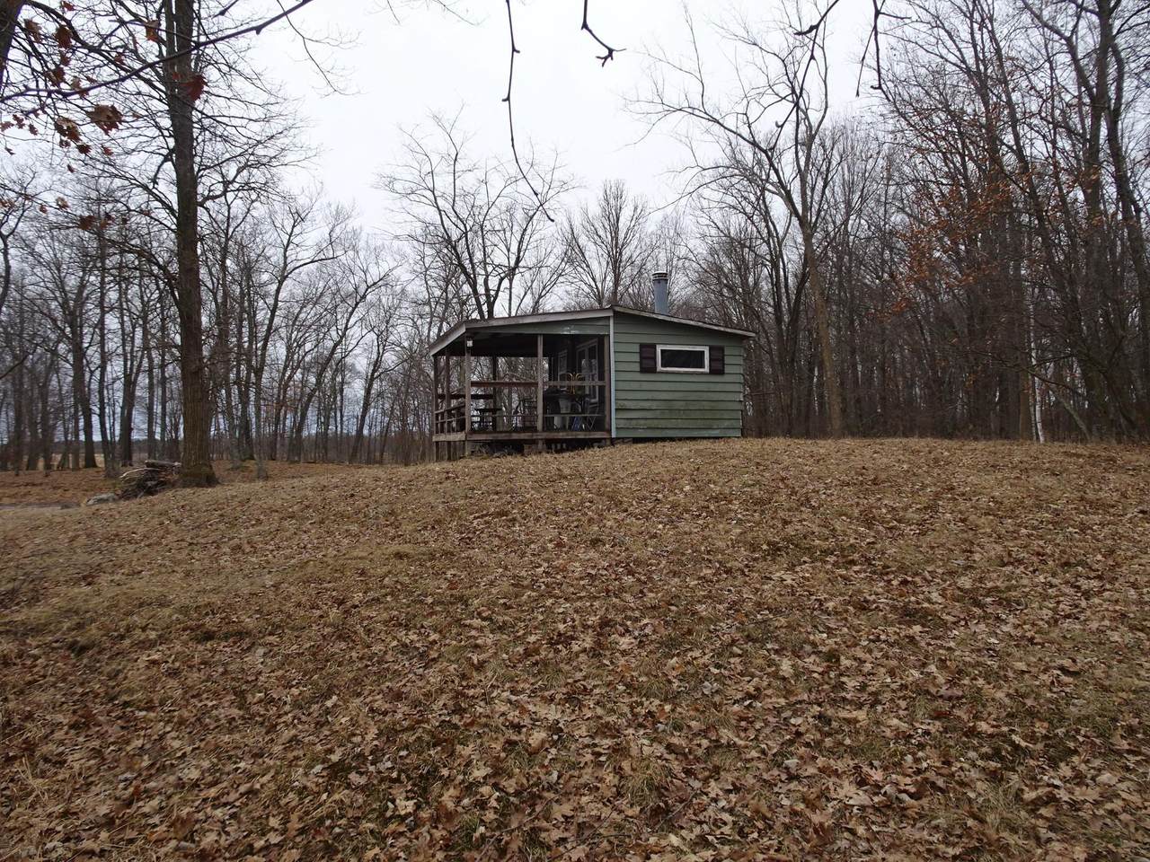 900 270th Avenue - Photo 1