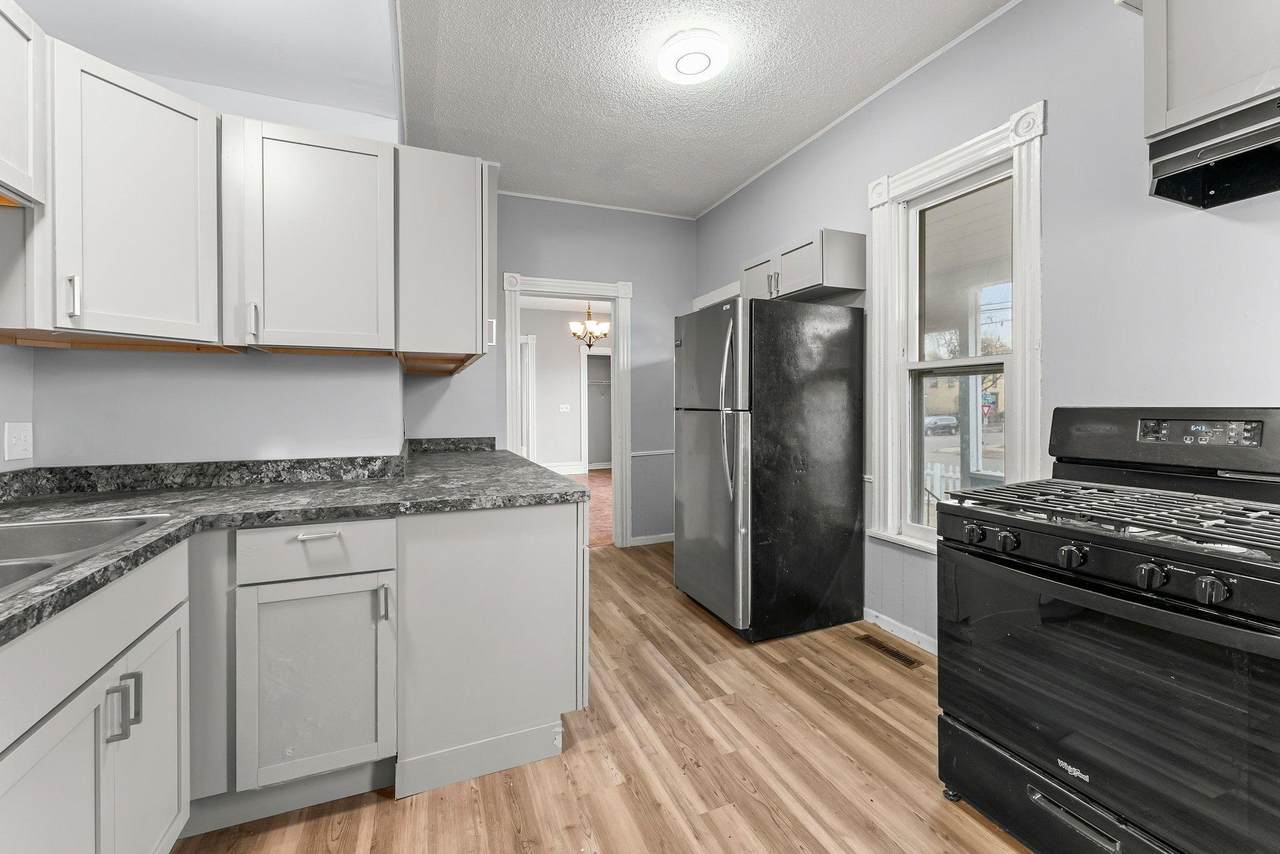 3148 3rd Avenue - Photo 1