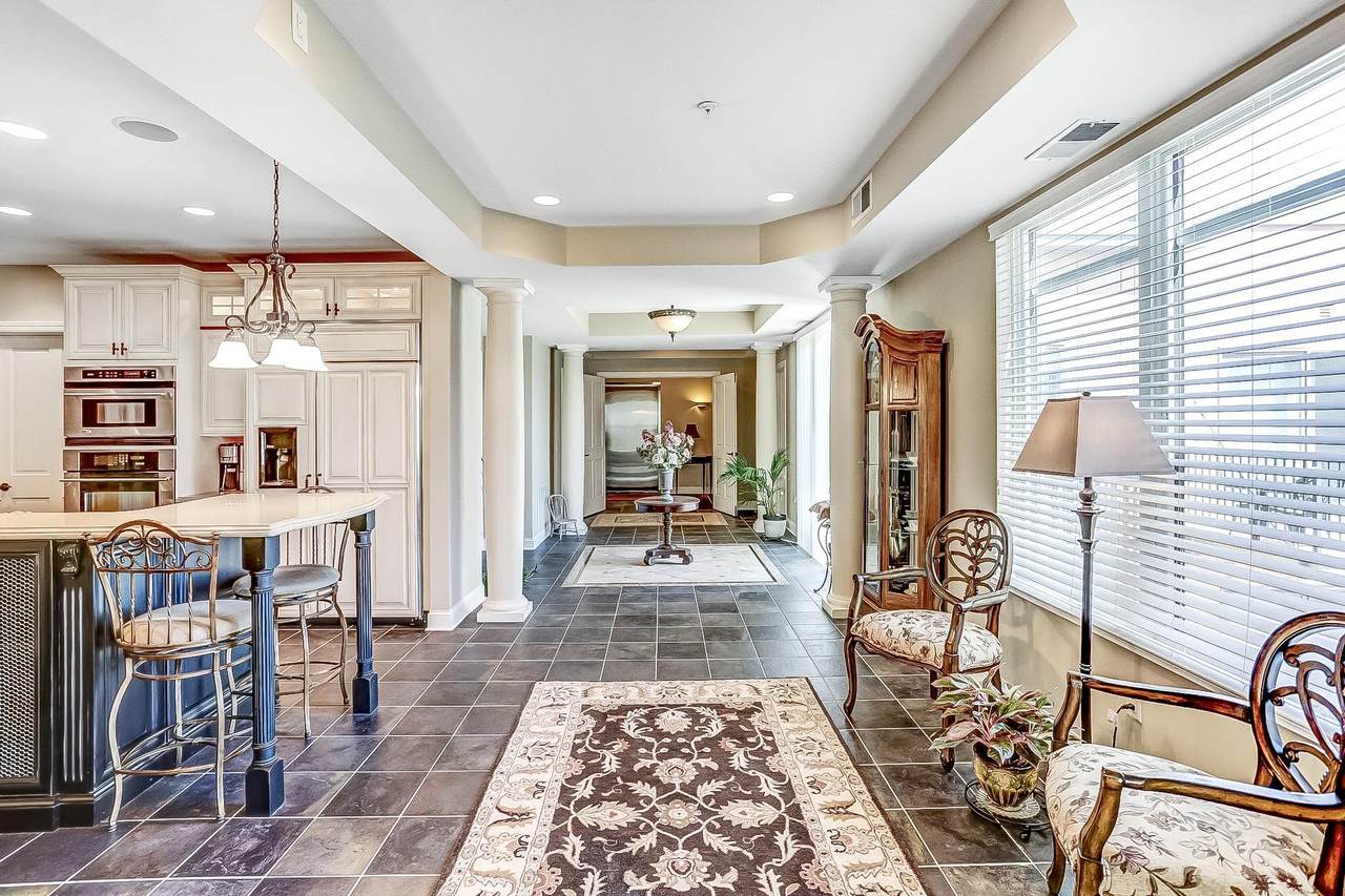 1070 Grandview Court - Photo 1