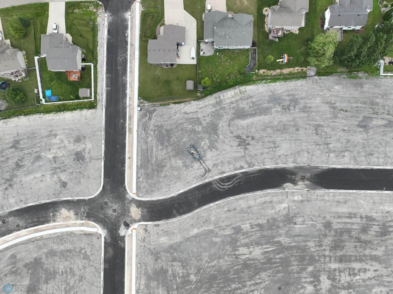 110 15 Avenue - Photo 1