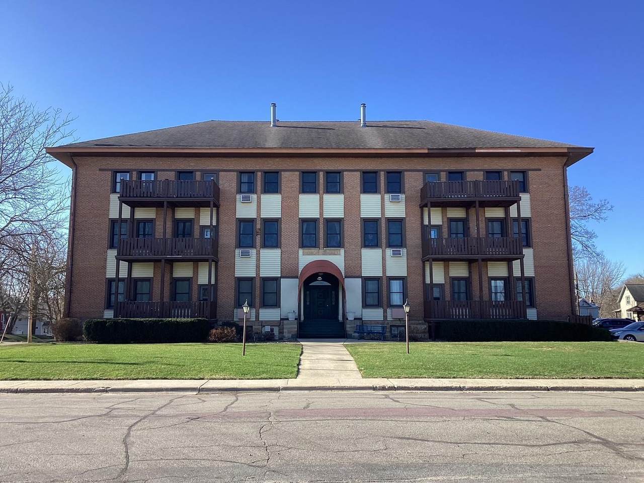 913 Abbott Street - Photo 1