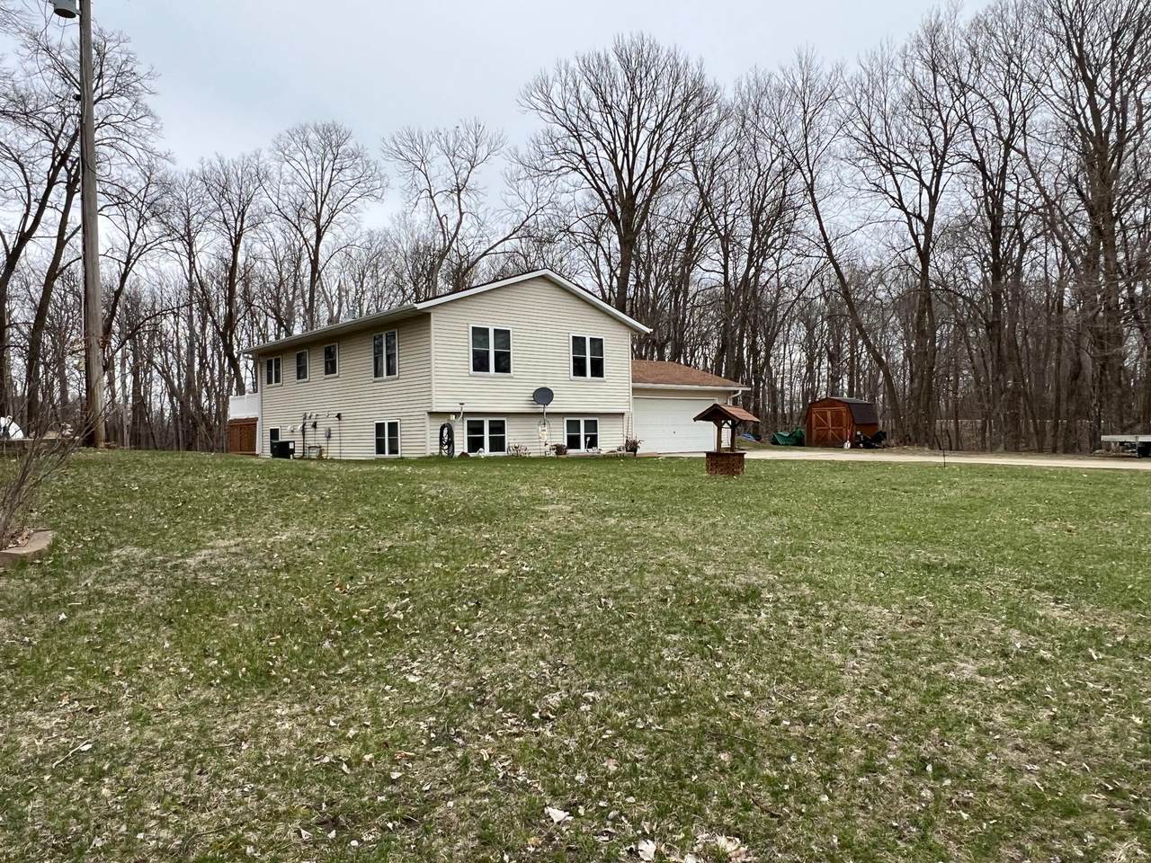 16236 305th Avenue - Photo 1