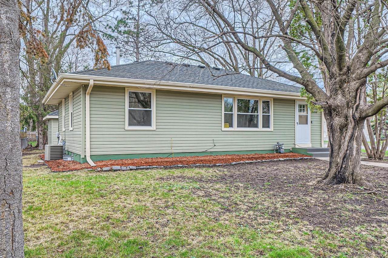 6300 Quebec Avenue - Photo 1