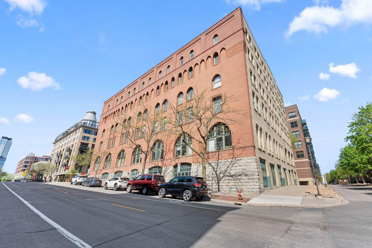400 1st Street - Photo 1