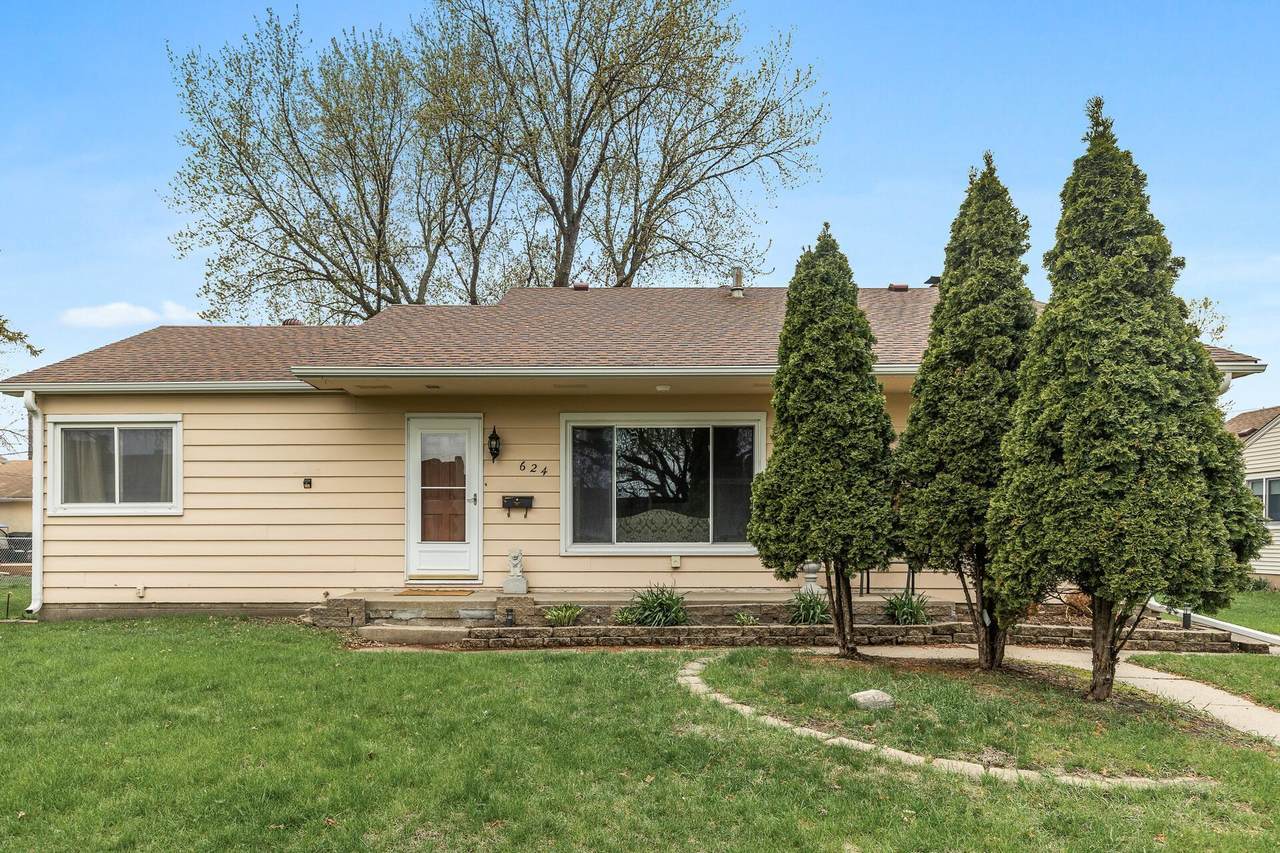 624 1st Avenue - Photo 1