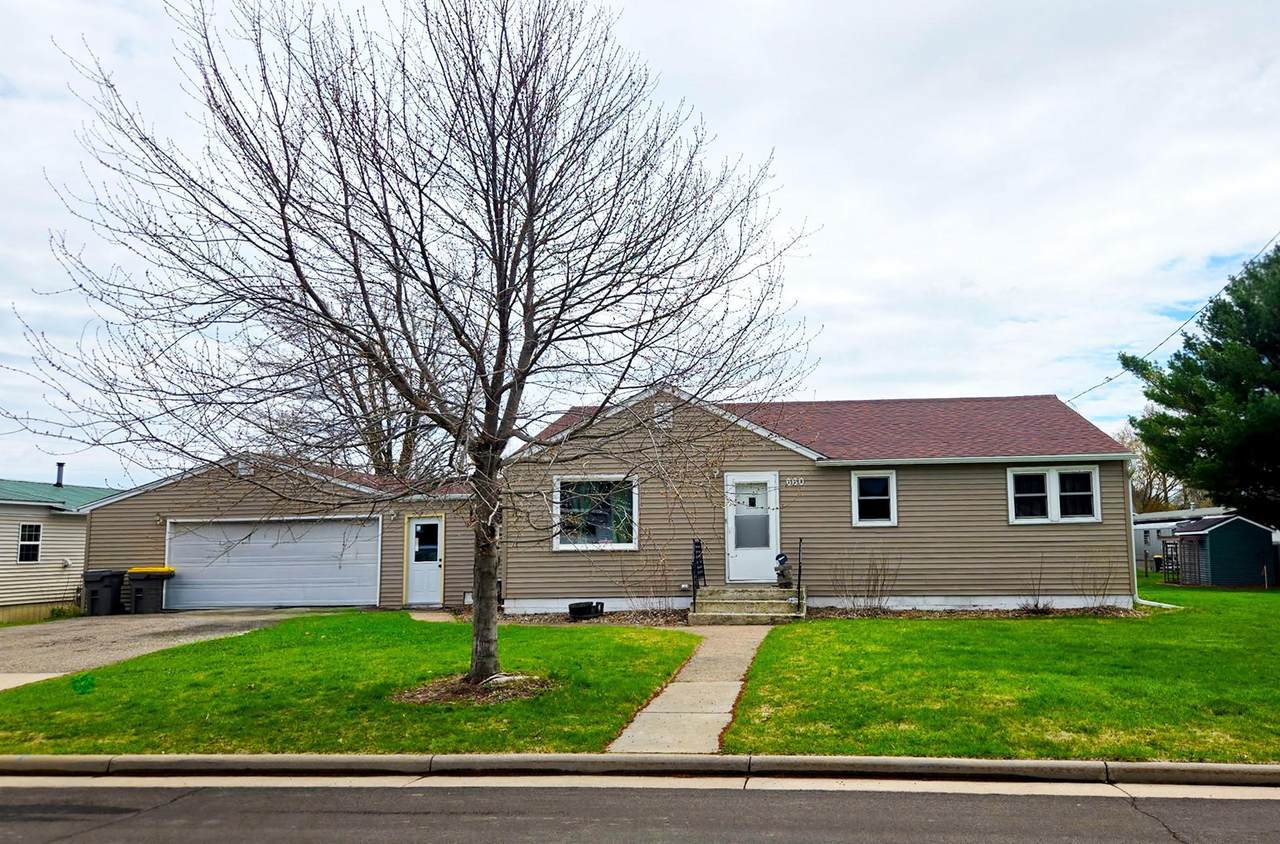 660 Oak Street - Photo 1