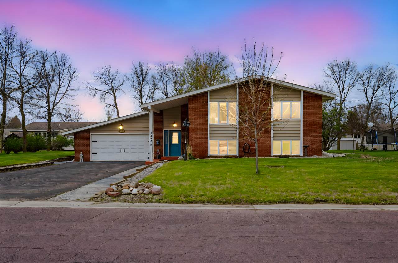 1840 Red Leaf Court - Photo 1