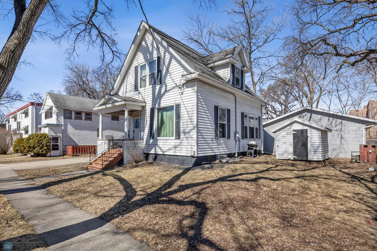 1011 10th Avenue - Photo 1