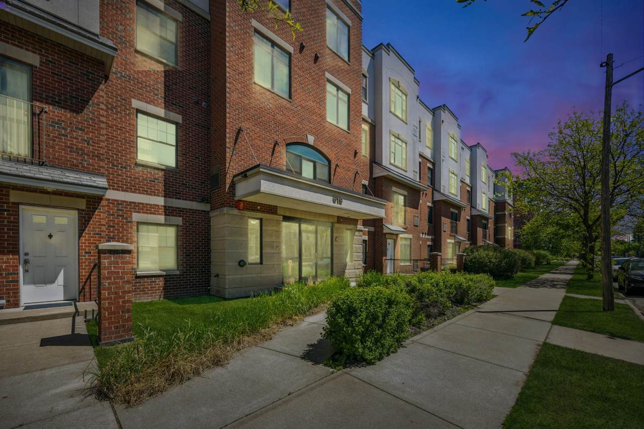 619 8th Street - Photo 1