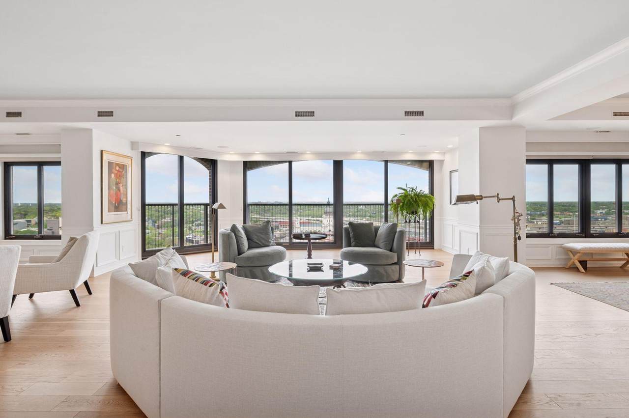 1201 Yale Place - Photo 1