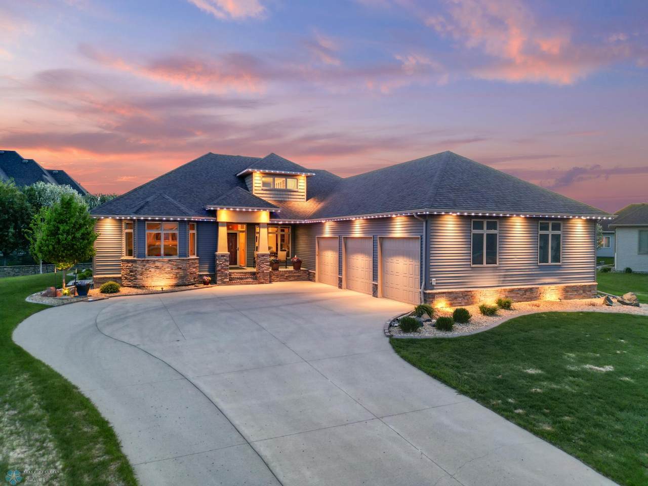 6009 27th Street - Photo 1