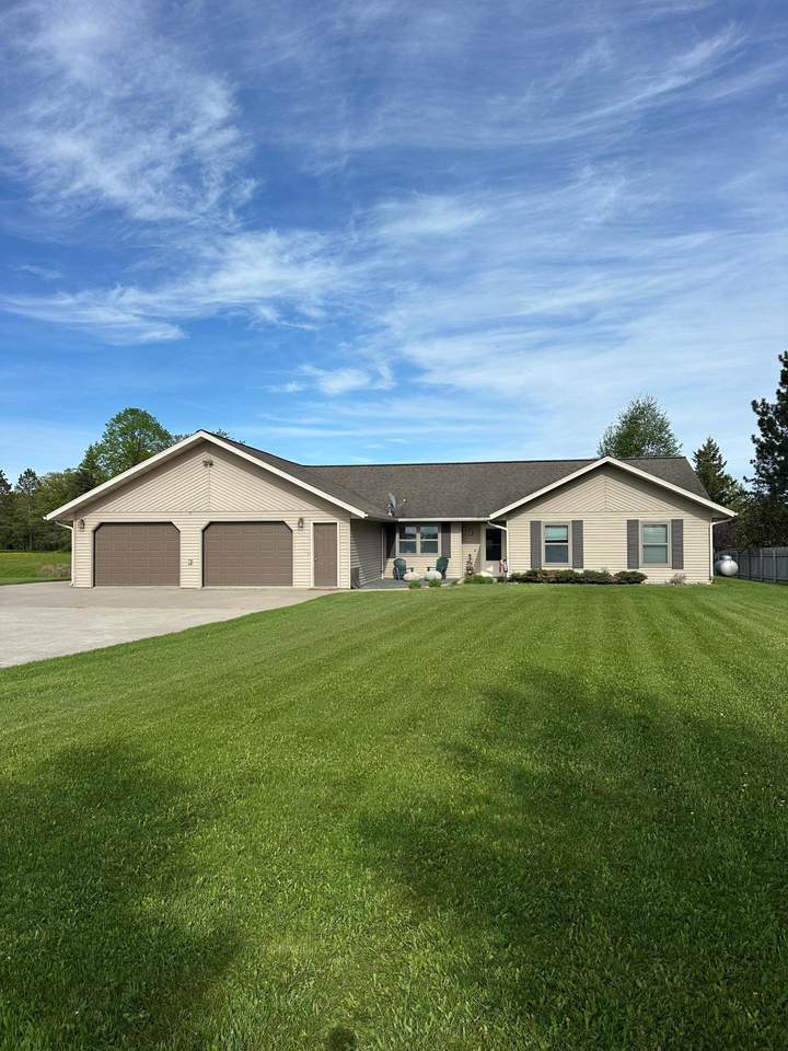 976 Winter Drive - Photo 1