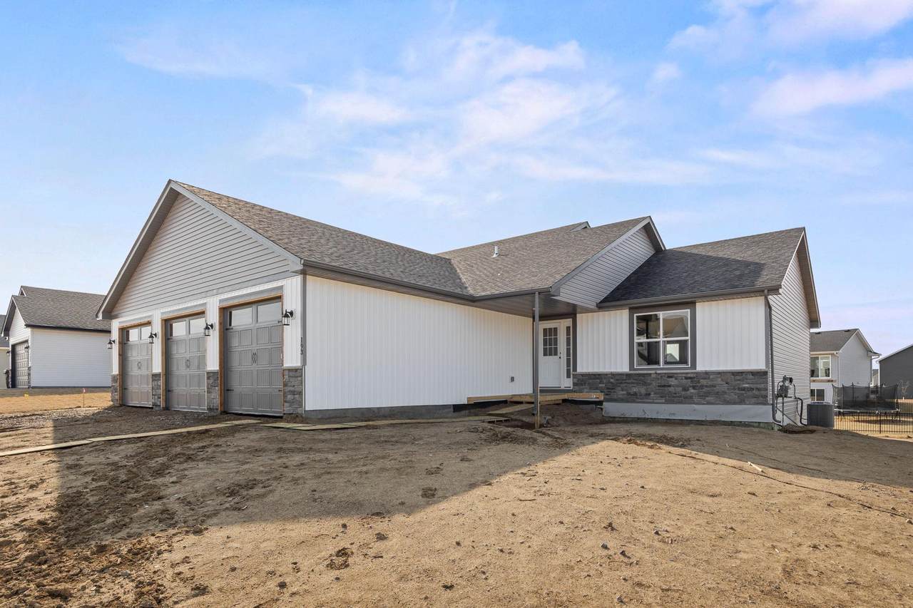 872 Watertown Avenue - Photo 1